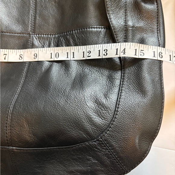 HYPE BLACK LEATHER WITH LEOPARD FUR LIKE DESIGN HAND BAG HAS SILVER CHAIN STRAP - Picture 13 of 14